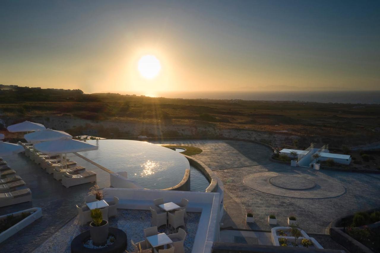 Danae Santorini Oia