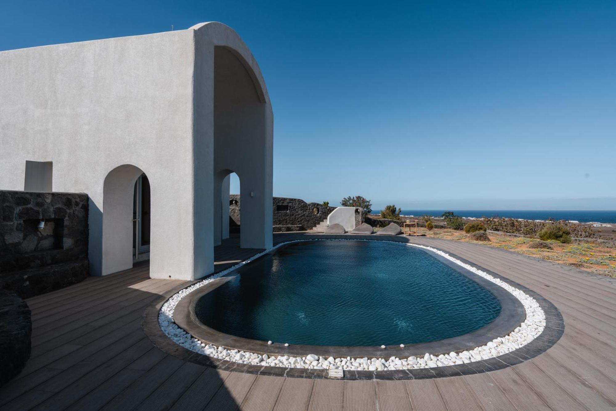 Danae Santorini 4* Oia